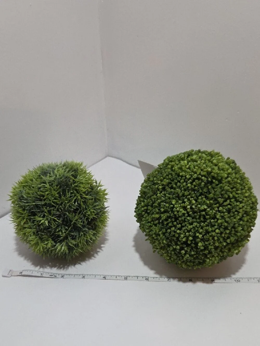 Green Decorative Topiary Balls - Artificial Moss Spheres